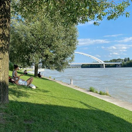 Eurovea Tower Apartments Bratislava Ngoại thất bức ảnh